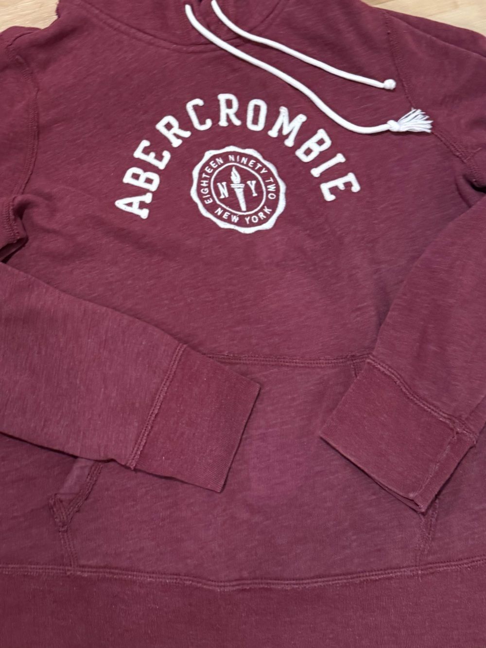 Abercrombie and Fitch Women's Maroon Pullover Vintage Sweatshirt Size Large - Picture 2 of 4